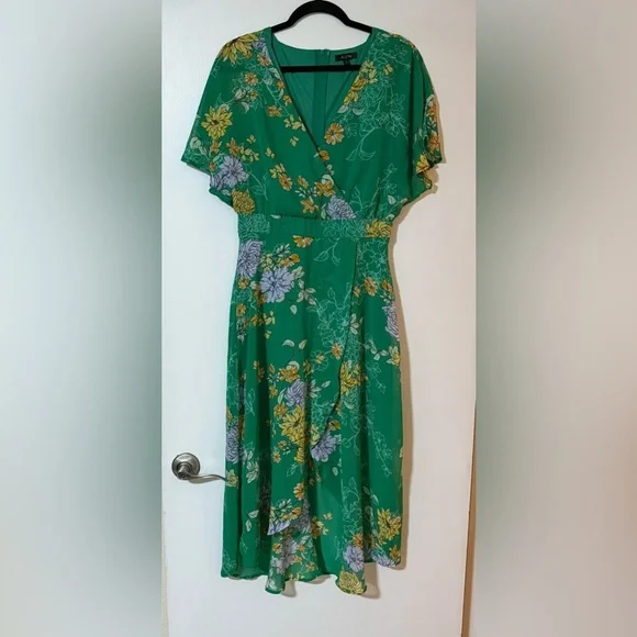 Gorgeous AUW Green Dress - Picture 1 of 10